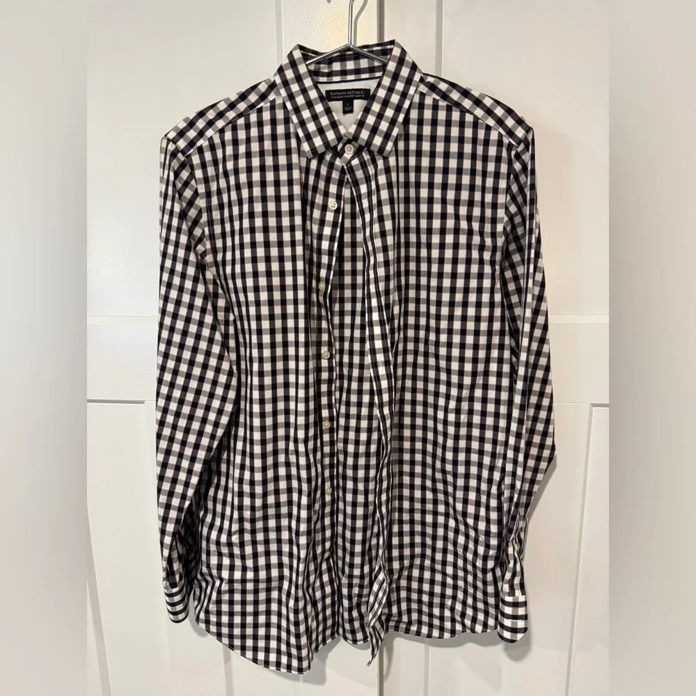 Banana Republic Men's Tailored Non-Iron Slim Fit Black and White Checkered Shirt